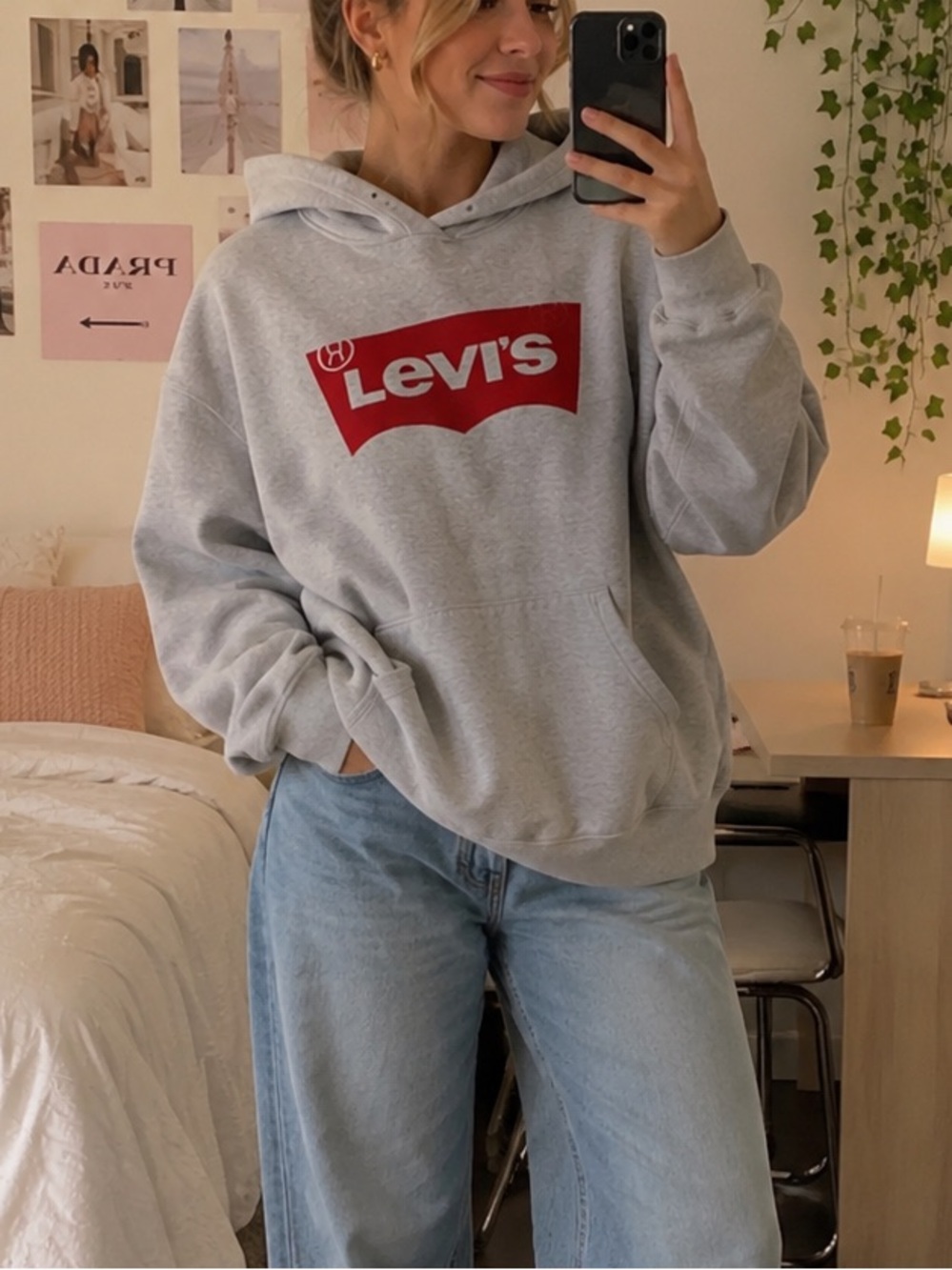 Levi’s Gray Logo Hoodie Pullover Sweatshirt Size L
